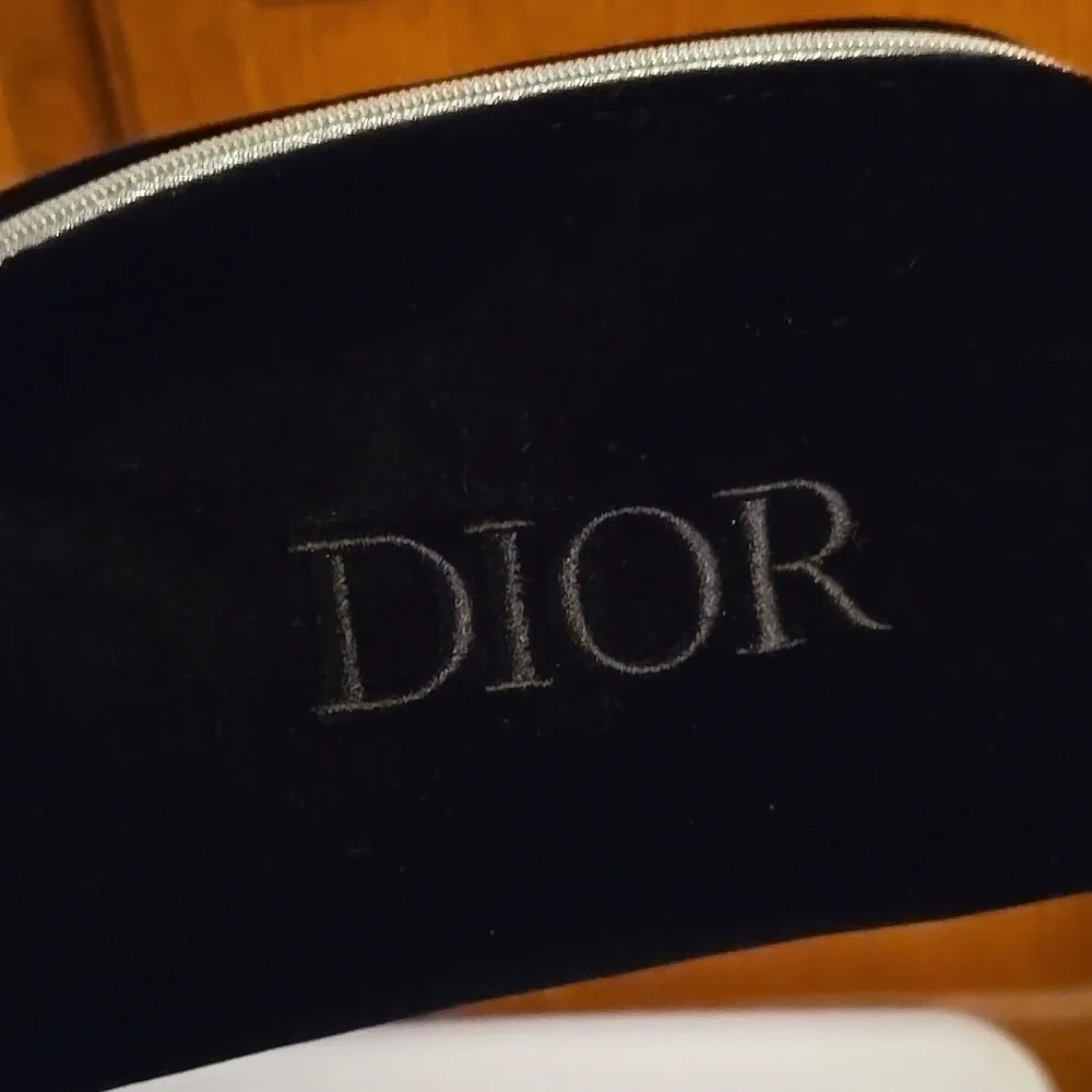 DIOR pouch & box NEW